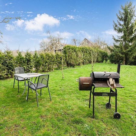 Charming Chalet In Beauraing With Fenced Garden Eksteriør bilde
