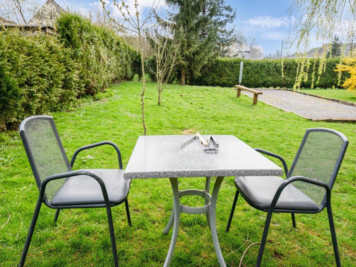 Charming Chalet In Beauraing With Fenced Garden Eksteriør bilde