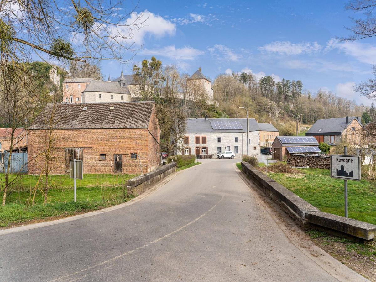 Charming Chalet In Beauraing With Fenced Garden Eksteriør bilde