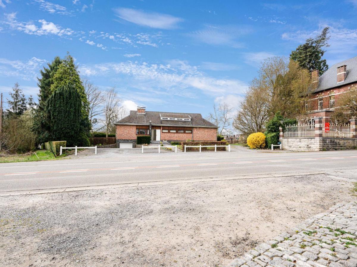 Charming Chalet In Beauraing With Fenced Garden Eksteriør bilde